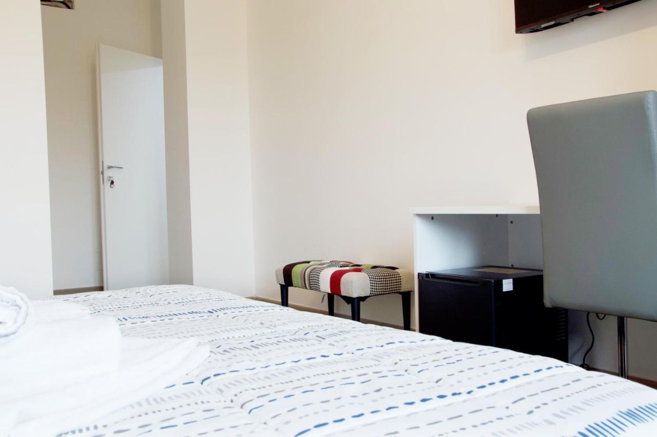 Minerva Rooms Павия Екстериор снимка
