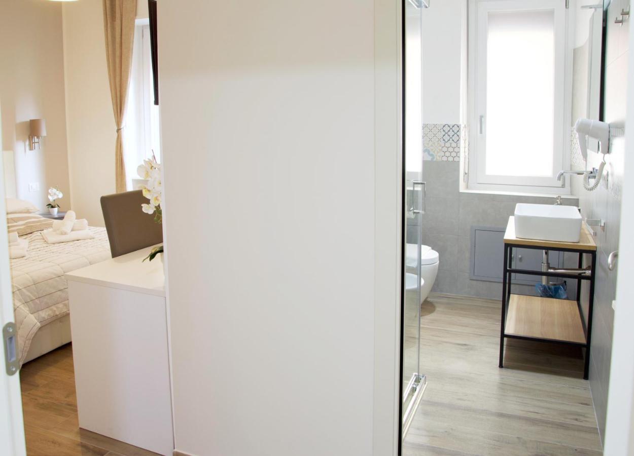 Minerva Rooms Павия Екстериор снимка